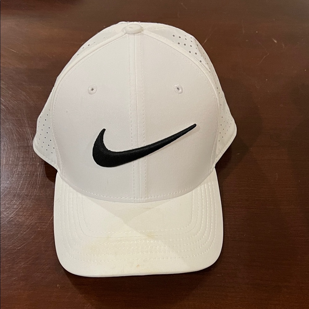 Nike White Golf Hat with Black Swoosh